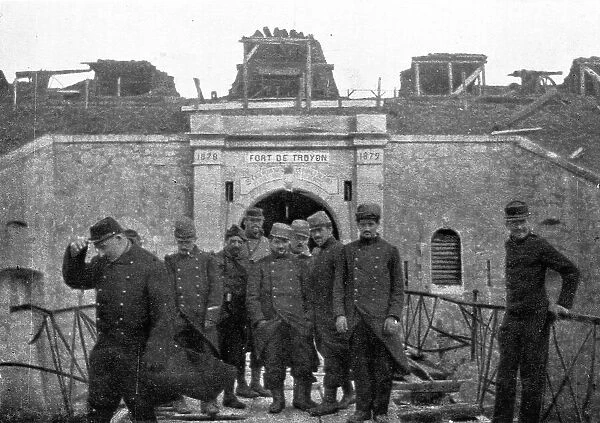 'L'Heroique Defense de Troyon; l'entrée principale du fort de Troyonau du bombardement, 1914. Creator: Unknown
