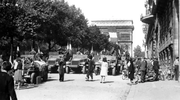 Framed Print : The liberation of Paris, August 1944 Framed Print : The liberation of Paris, August 1944