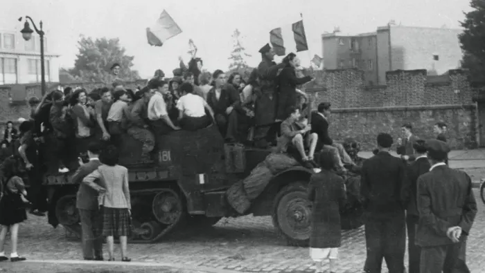 Framed Print : Liberation of Paris, August 1944 Framed Print : Liberation of Paris, August 1944