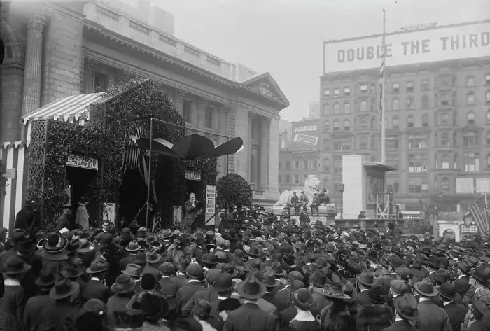 Framed Print : Liberty theater, April or May 1918. Creator: Bain News Service Framed Print : Liberty theater, April or May 1918. Creator: Bain News Service