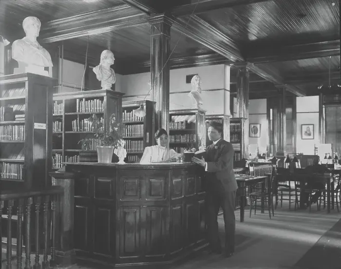 Framed Print : Library interior at Tuskegee Institute, 1906. Creator: Frances Benjamin Johnston Framed Print : Library interior at Tuskegee Institute, 1906. Creator: Frances Benjamin Johnston