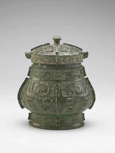 Lidded ritual wine container (you) with taotie and dragons, Late Shang dynasty
