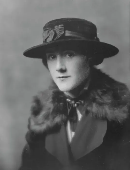 Framed Print : Liebert, L. Miss, portrait photograph, between 1916 and 1927. Creator: Arnold Genthe Framed Print : Liebert, L. Miss, portrait photograph, between 1916 and 1927. Creator: Arnold Genthe