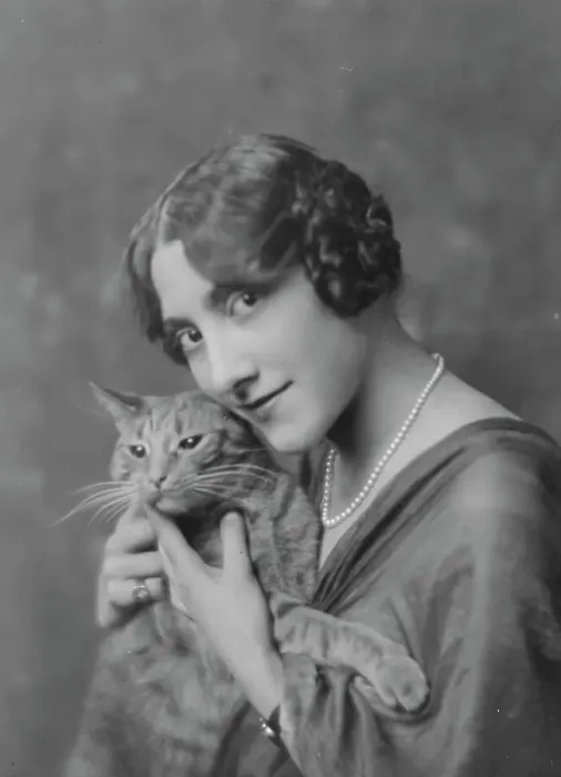 Framed Print : Liebert, M. Miss, with Buzzer the cat, portrait photograph, between 1916 and 1927. Creator: Arnold Genthe Framed Print : Liebert, M. Miss, with Buzzer the cat, portrait photograph, between 1916 and 1927. Creator: Arnold Genthe