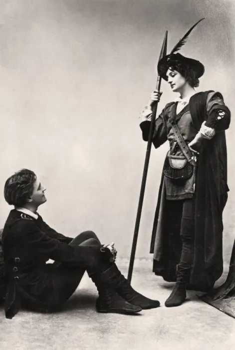 Framed Print : Lilian Braithwaite (1873-1948) and Henry Ainley (1875-1945), 1907. Artist: J Beagles & Co Framed Print : Lilian Braithwaite (1873-1948) and Henry Ainley (1875-1945), 1907. Artist: J Beagles & Co
