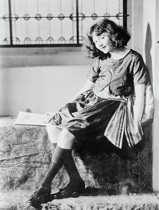 Framed Print : Lilian White, between c1915 and c1920. Creator: Bain News Service Framed Print : Lilian White, between c1915 and c1920. Creator: Bain News Service