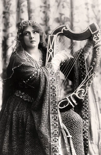 Lily Brayton (1876-1933), English actress, early 20th century. Artist: Rita Martin
