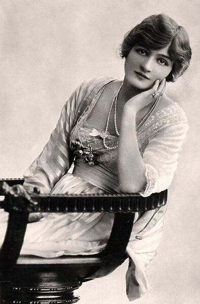 Lily Elsie (1886-1962), English actress, early 20th century. Artist: Rita Martin