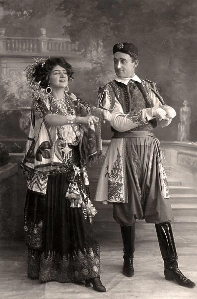 Lily Elsie and Joseph Coyne in The Merry Widow, 1908. Artist: Foulsham and Banfield