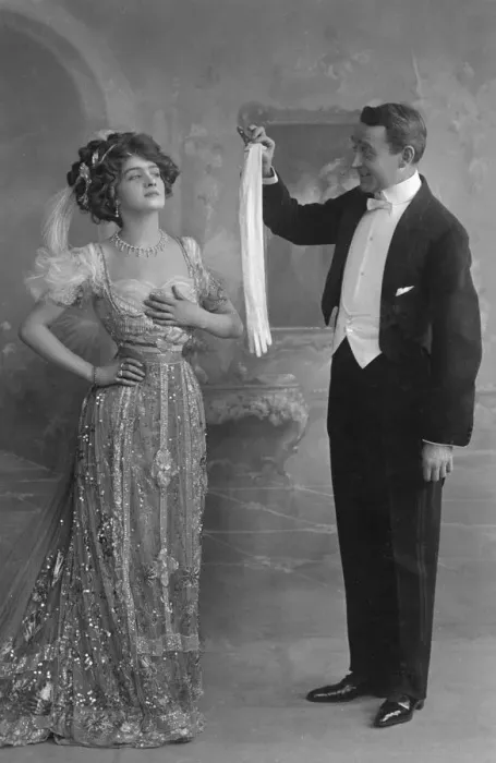 Framed Print : Lily Elsie and Joseph Coyne in The Merry Widow, c1907 Framed Print : Lily Elsie and Joseph Coyne in The Merry Widow, c1907