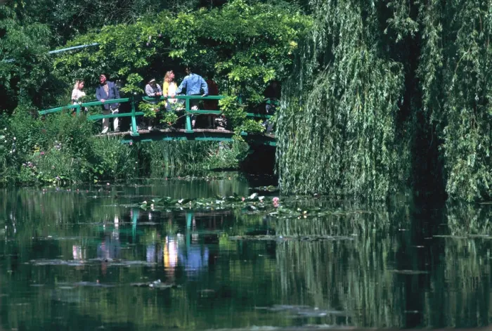 Framed Print : Lily Pond, Monets House, Giverny, France Framed Print : Lily Pond, Monets House, Giverny, France