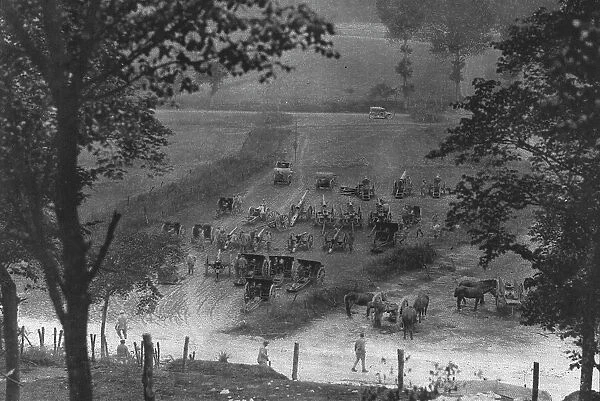 L'infanterie coloniale a la bataille de la Somme; rassemblement d'une partie des canons... 1916. Creator: Unknown