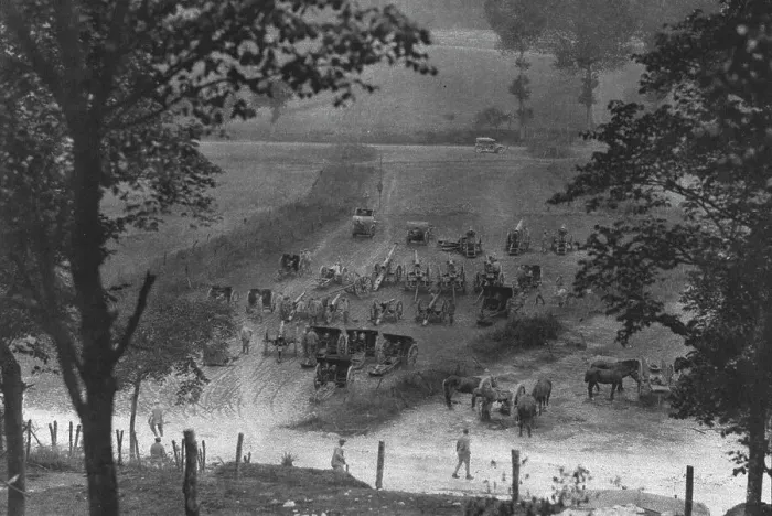 Framed Print : L'infanterie coloniale a la bataille de la Somme; rassemblement d'une partie des canons... 1916. Creator: Unknown Framed Print : L'infanterie coloniale a la bataille de la Somme; rassemblement d'une partie des canons... 1916. Creator: Unknown