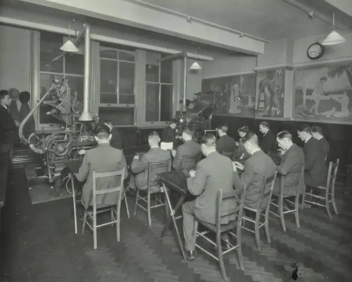 Framed Print : Linotype students at work, Camberwell School of Arts and Crafts, London, 1930 Framed Print : Linotype students at work, Camberwell School of Arts and Crafts, London, 1930