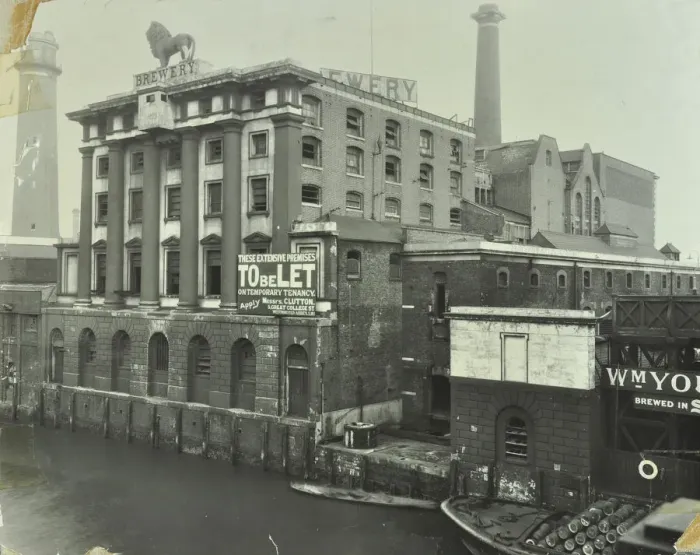 Framed Print : The Lion Brewery, Belvedere Road, Lambeth, London, 1928 Framed Print : The Lion Brewery, Belvedere Road, Lambeth, London, 1928