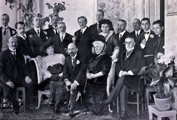 Framed Print : Literary meeting at F. Diaz de Mendoza home in 1914, among others: Maria Guerrero Framed Print : Literary meeting at F. Diaz de Mendoza home in 1914, among others: Maria Guerrero