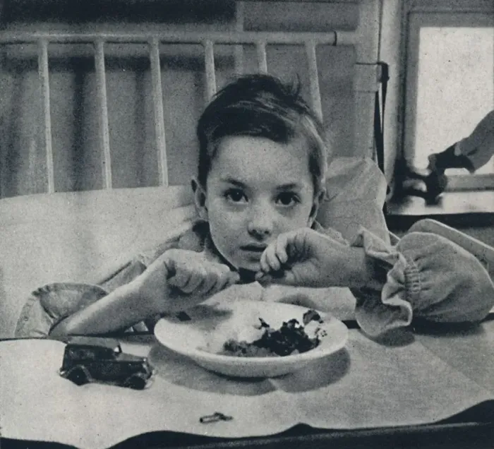 Framed Print : A little child that lightly draws its breath, and feels its life in every limb, what should it know Artist: Cecil Beaton Framed Print : A little child that lightly draws its breath, and feels its life in every limb, what should it know Artist: Cecil Beaton