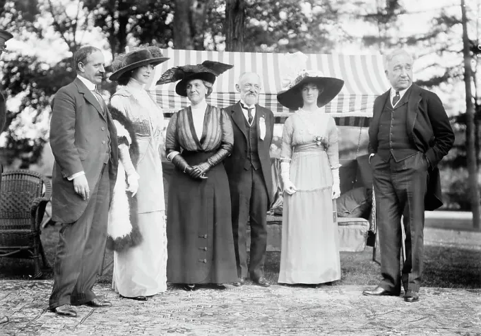 Framed Print : L.L. Bonheur; Mrs. Cochran [i.e. Cockran]; O. Straus & wife; Mrs. T. Roosevelt, Jr... 1912. Creator: Bain News Service