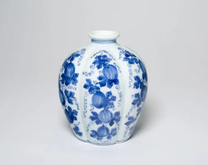 Framed Print : Lobed Jar with Melons, Qing dynasty (1644-1911), Yongzheng reign mark and period Framed Print : Lobed Jar with Melons, Qing dynasty (1644-1911), Yongzheng reign mark and period