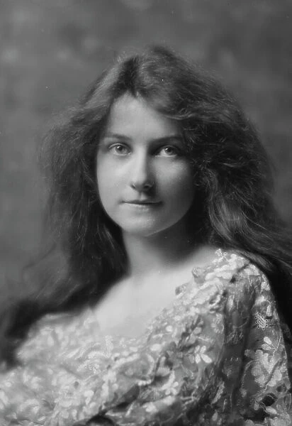 Lockwood, A. Miss, portrait photograph, 1914 Dec. 22. Creator: Arnold Genthe