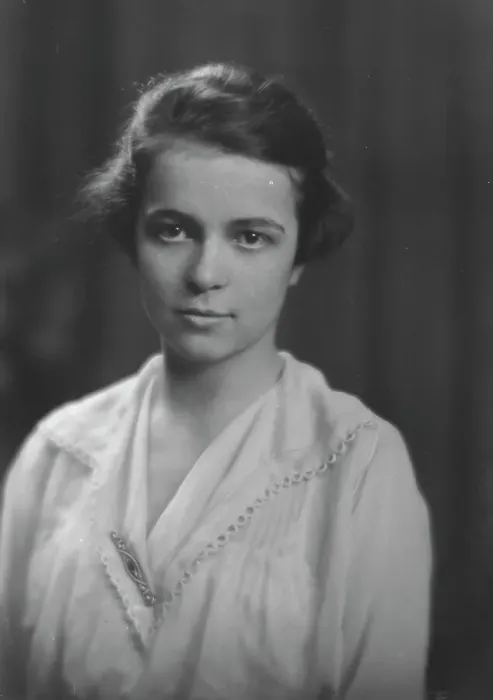 Framed Print : Lockwood, F. Miss, portrait photograph, 1916. Creator: Arnold Genthe Framed Print : Lockwood, F. Miss, portrait photograph, 1916. Creator: Arnold Genthe