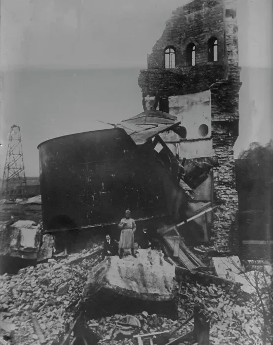 Framed Print : Lodz -- Water Tower wrecked by shells, between c1914 and c1915. Creator: Bain News Service Framed Print : Lodz -- Water Tower wrecked by shells, between c1914 and c1915. Creator: Bain News Service