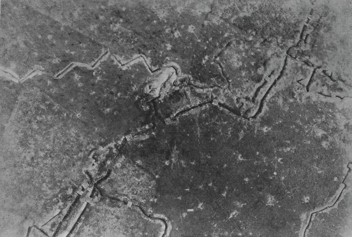 Framed Print : L'offensive de la Somme; la preparation d'une bataille: L'attaque du 1er juillet 1916, 1916. Creator: Unknown Framed Print : L'offensive de la Somme; la preparation d'une bataille: L'attaque du 1er juillet 1916, 1916. Creator: Unknown