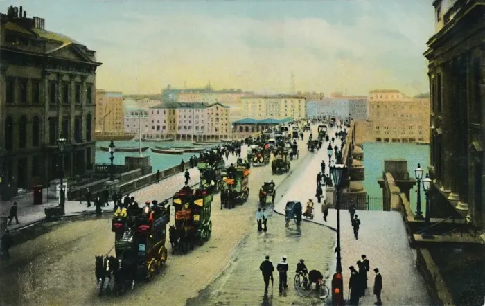 Framed Print : London Bridge, 1900s. Creator: Unknown Framed Print : London Bridge, 1900s. Creator: Unknown
