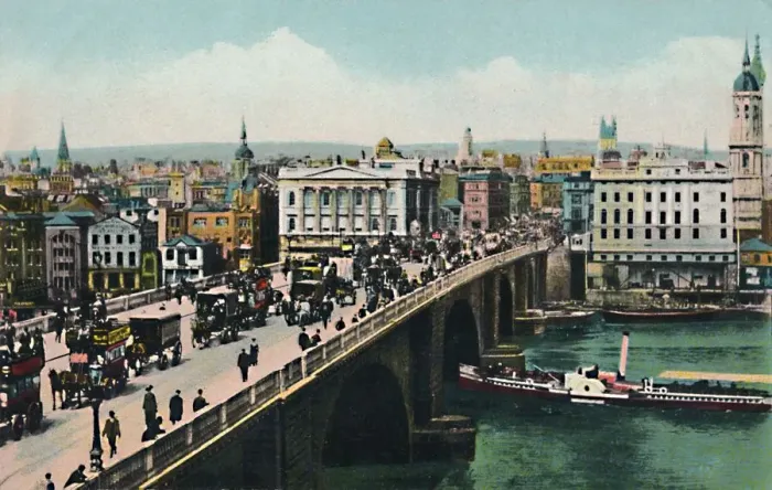 Framed Print : London Bridge, c1900s. Creator: Unknown Framed Print : London Bridge, c1900s. Creator: Unknown