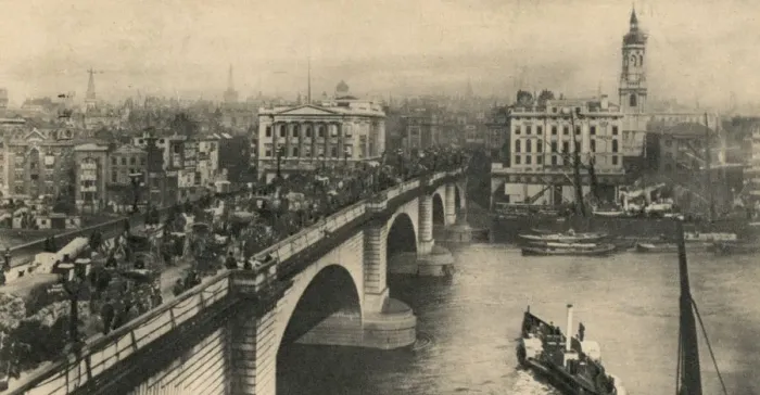 Framed Print : London Bridge, c1906 Framed Print : London Bridge, c1906