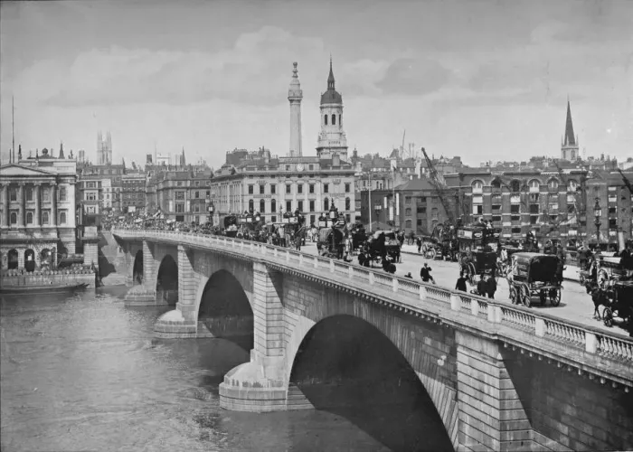 Framed Print : London Bridge, City of London, 1911. Artist: Pictorial Agency Framed Print : London Bridge, City of London, 1911. Artist: Pictorial Agency