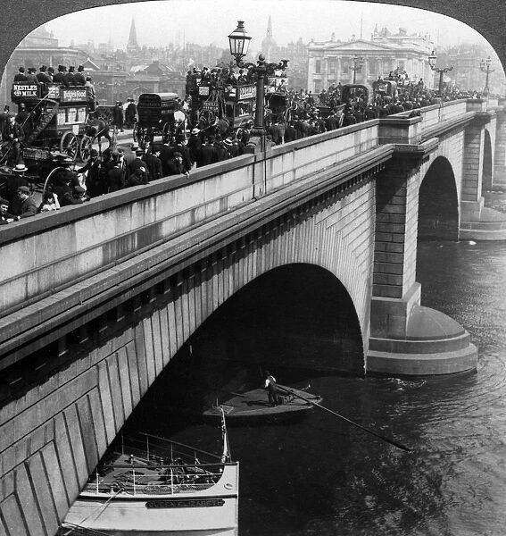 London Bridge, London, c late 19th century. Artist: Underwood & Underwood