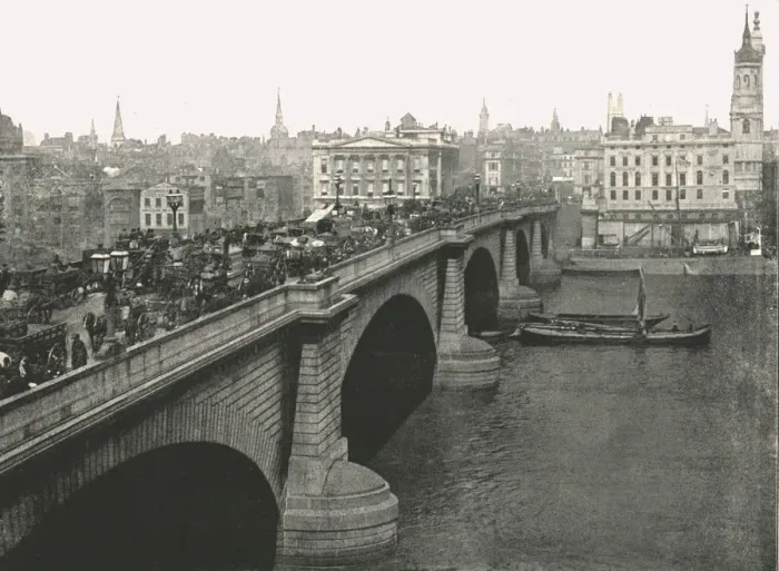 Framed Print : London Bridge looking North, 1895. Creator: London Stereoscopic & Photographic Co Framed Print : London Bridge looking North, 1895. Creator: London Stereoscopic & Photographic Co