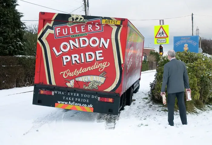 Framed Print : London Pride Brewery lorry stuck in snow 2009 Framed Print : London Pride Brewery lorry stuck in snow 2009