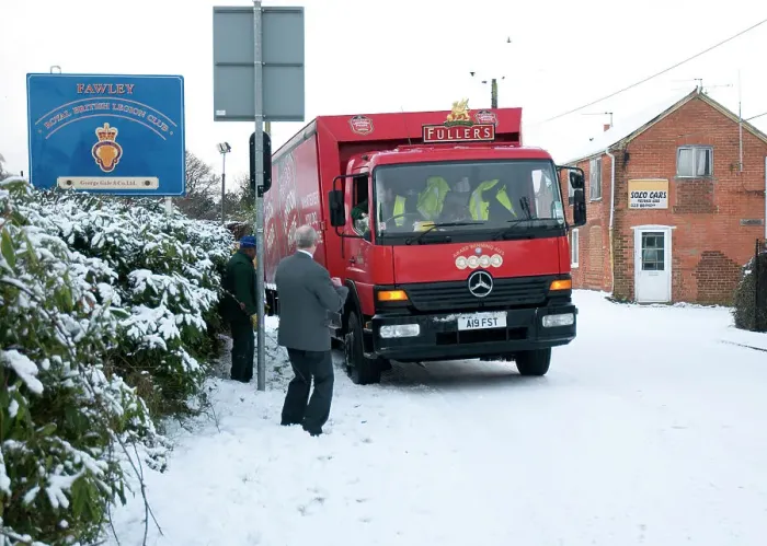 Framed Print : London Pride Brewery lorry stuck in snow 2009 Framed Print : London Pride Brewery lorry stuck in snow 2009