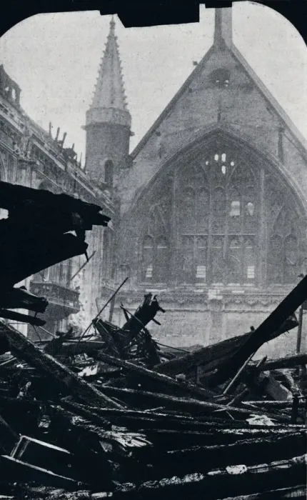Framed Print : Londons Guildhall after the fire of December 29th December 1940 Framed Print : Londons Guildhall after the fire of December 29th December 1940