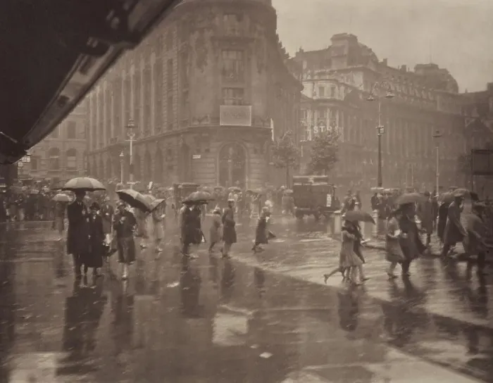 Framed Print : One of London's wet days, 1920s. Creator: Harry Moult Framed Print : One of London's wet days, 1920s. Creator: Harry Moult