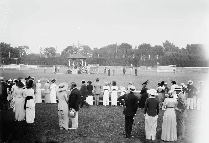 Framed Print : Long Branch Horse Show, 1913. Creator: Bain News Service Framed Print : Long Branch Horse Show, 1913. Creator: Bain News Service