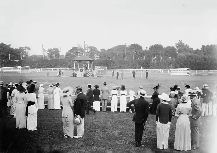 Framed Print : Long Branch Horse Show, 1913. Creator: Bain News Service Framed Print : Long Branch Horse Show, 1913. Creator: Bain News Service