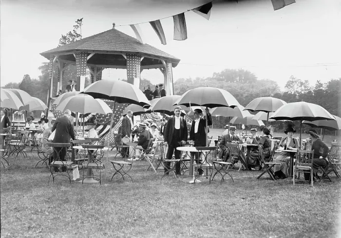 Framed Print : Long Branch Horse Show, between c1910 and c1915. Creator: Bain News Service Framed Print : Long Branch Horse Show, between c1910 and c1915. Creator: Bain News Service