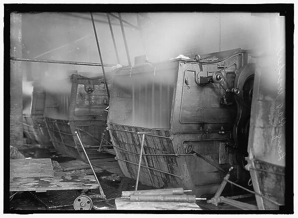 Long rag washer, between 1912 and 1917. Creator: Harris & Ewing. Long rag washer, between 1912 and 1917. Creator: Harris & Ewing