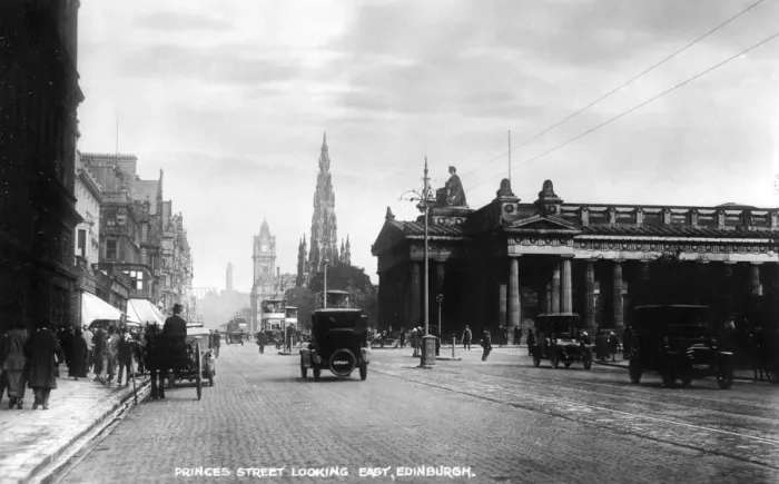 Framed Print : Looking east along Princes Street, Edinburgh, early 20th century. Artist: Valentine & Sons Framed Print : Looking east along Princes Street, Edinburgh, early 20th century. Artist: Valentine & Sons