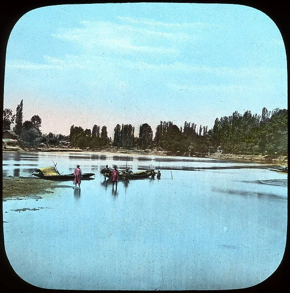 Looking down the Jhelum from the island, India, late 19th or early 20th century