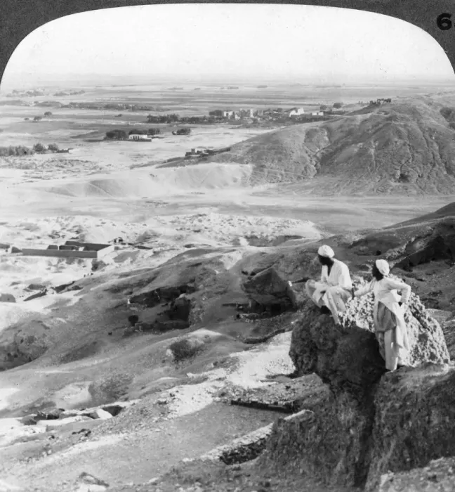 Framed Print : Looking south over the Theban plain and Temples of Medinet Habu, Egypt, 1905. Artist: Underwood & Underwood Framed Print : Looking south over the Theban plain and Temples of Medinet Habu, Egypt, 1905. Artist: Underwood & Underwood