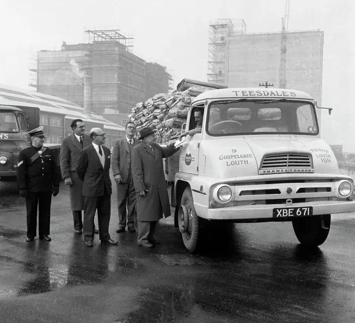 Framed Print : Lorry in front of the new Spillers Animal Food mill, Gainsborough, Lincolnshire, 1960 Framed Print : Lorry in front of the new Spillers Animal Food mill, Gainsborough, Lincolnshire, 1960