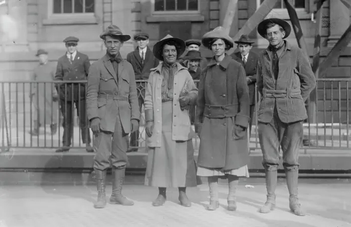 Framed Print : Los Angeles Hikers, N.Y. 12 / 30 / 13, W.A. Clarkson, Mrs. Mabel Ackerman, Carrie Van Gaasbeck and A.A. Creator: Bain News Service Framed Print : Los Angeles Hikers, N.Y. 12 / 30 / 13, W.A. Clarkson, Mrs. Mabel Ackerman, Carrie Van Gaasbeck and A.A. Creator: Bain News Service