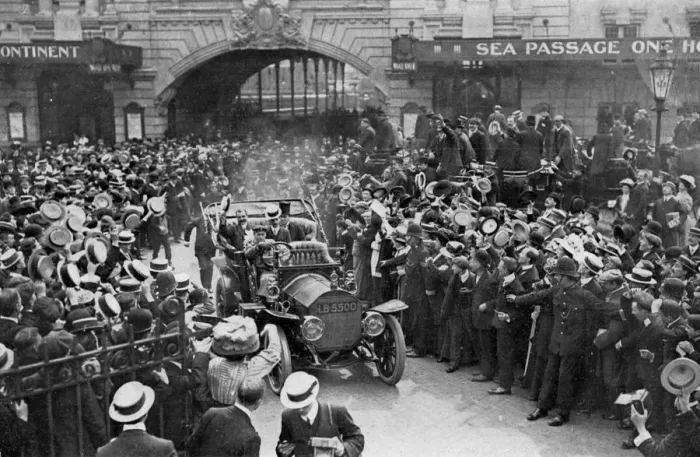 Framed Print : Louis Bleriot on his way to the Savoy Hotel, London, 25 July 1909 Framed Print : Louis Bleriot on his way to the Savoy Hotel, London, 25 July 1909