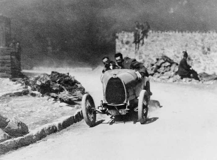Framed Print : Louis Chiron driving a Bugatti at the Castellane Hill Climb, Provence, France, 1925 Framed Print : Louis Chiron driving a Bugatti at the Castellane Hill Climb, Provence, France, 1925
