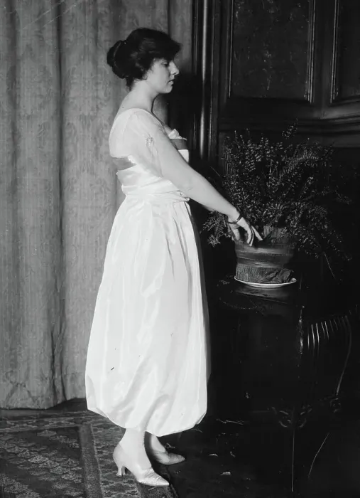 Framed Print : Louise Homer Jr. between c1915 and c1920. Creator: Bain News Service Framed Print : Louise Homer Jr. between c1915 and c1920. Creator: Bain News Service