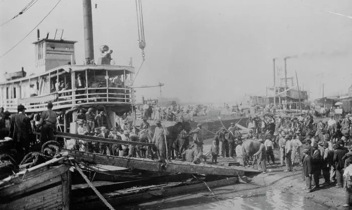 Framed Print : Louisiana Flood 1912-- refugees saved by gov't [i.e. government] boat, 1912. Creator: Bain News Service